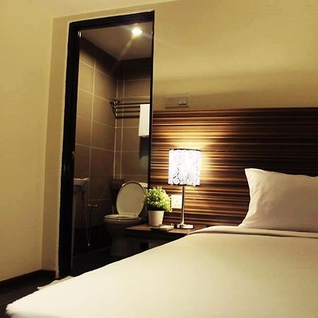 Hotel Sara'S Inn, Шах-Алам Екстер'єр фото